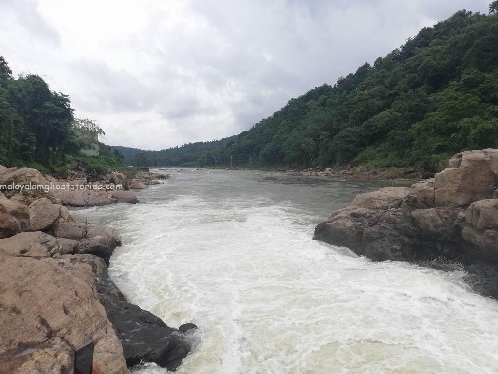 Perunthenaruvi waterfalls ghost